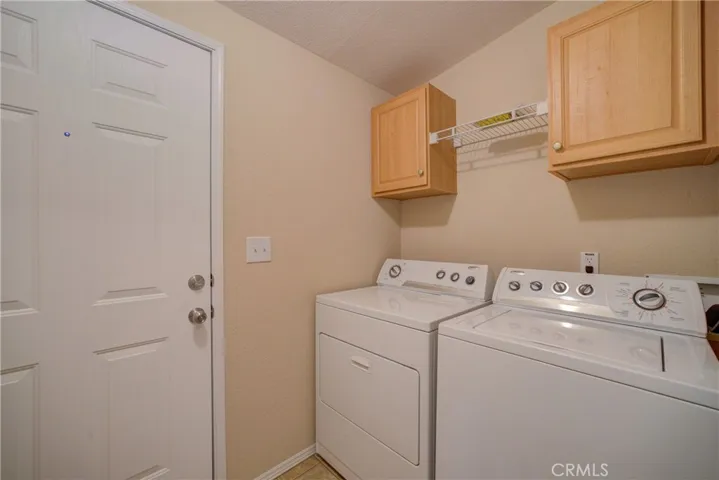 Laundry-washer & dryer included