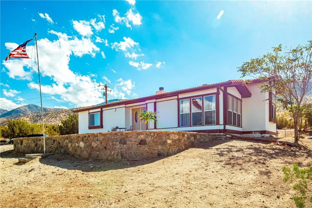 29315 121st St E, Juniper Hills, California 93543 home-pic-1