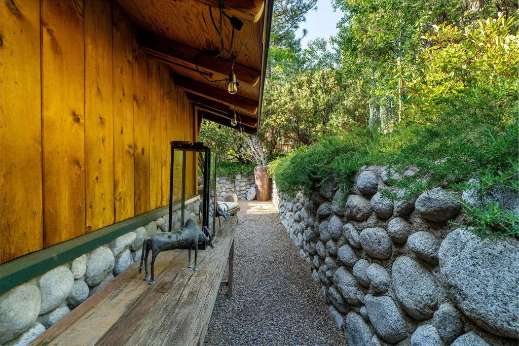 25140 Rim Rock Road, Idyllwild, California 92549 home-pic-56