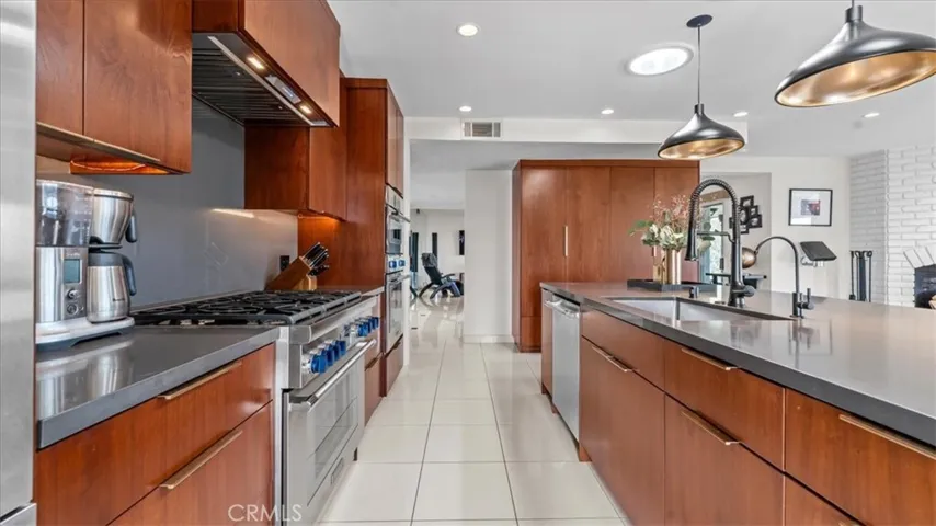 703 Via San Simon, Claremont, California 91711