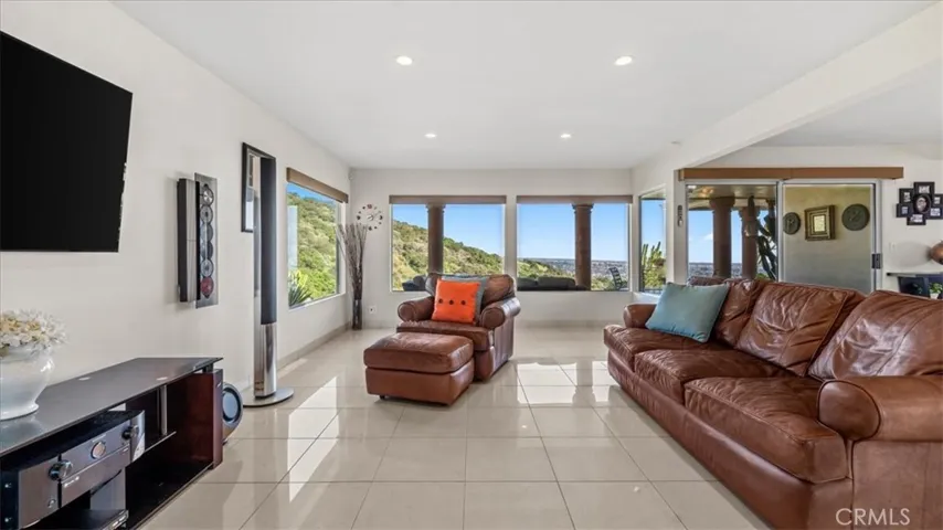 703 Via San Simon, Claremont, California 91711