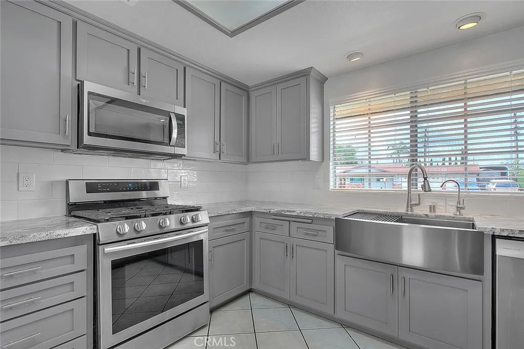 1425 S Dahlia, Ontario, California 91762 home-pic-6