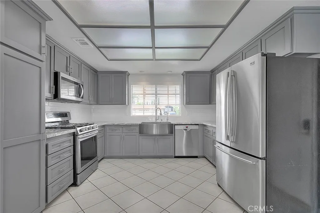 1425 S Dahlia, Ontario, California 91762 home-pic-4