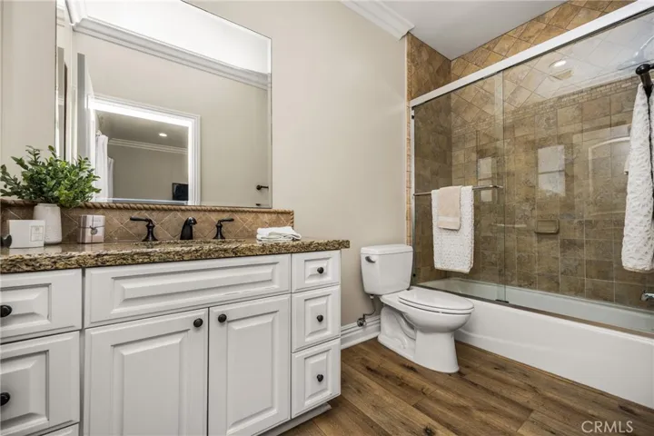 Secondary full bath
