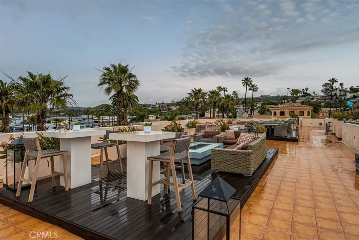 Al fresco dining for you and your guests!