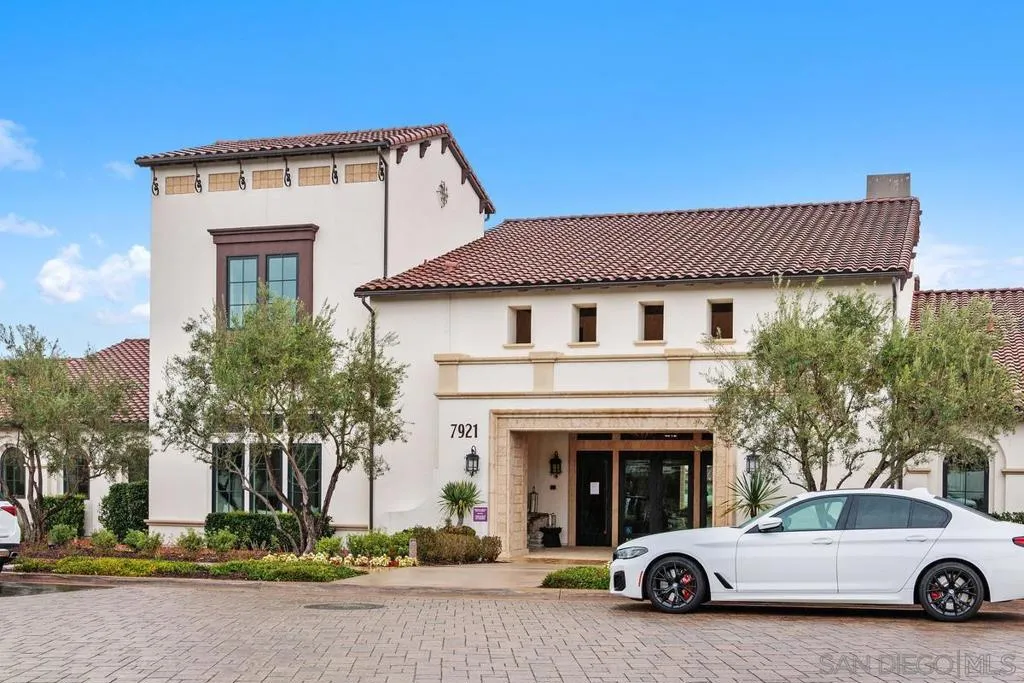 7958 Lusardi Creek Lane, San Diego, California 92127 home-pic-14