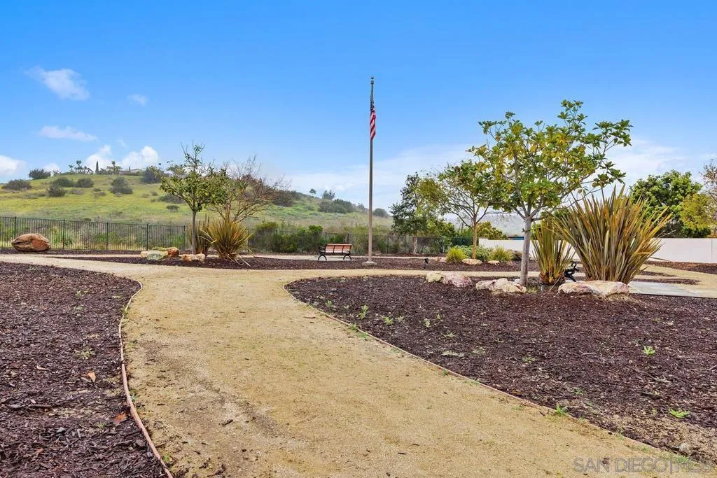 7958 Lusardi Creek Lane, San Diego, California 92127 home-pic-16