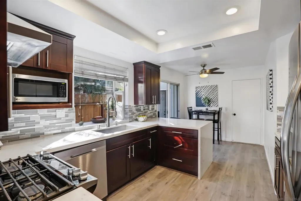 10366 Rancho Carmel Dr, San Diego, California 92128 home-pic-11