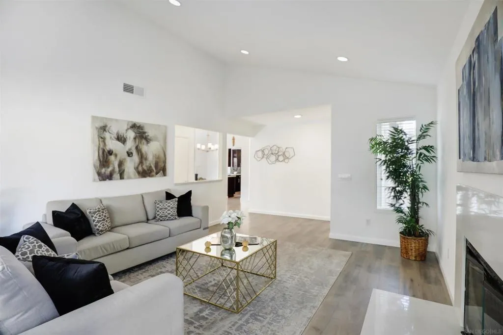 10366 Rancho Carmel Dr, San Diego, California 92128 home-pic-3