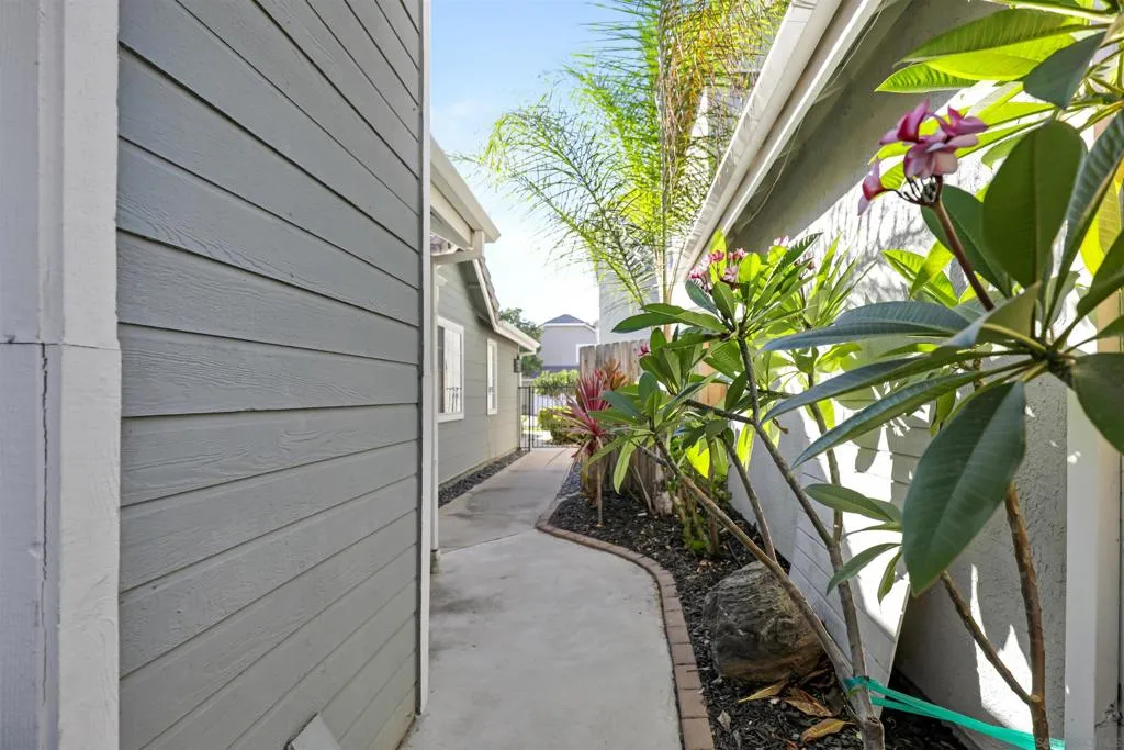 10366 Rancho Carmel Dr, San Diego, California 92128 home-pic-24