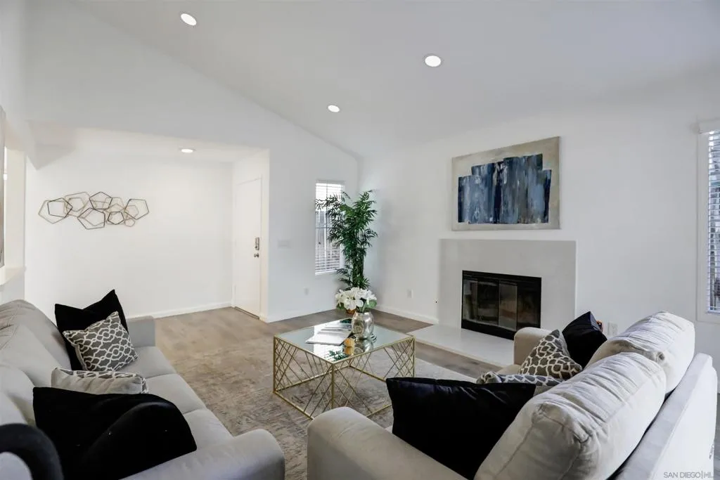 10366 Rancho Carmel Dr, San Diego, California 92128 home-pic-4