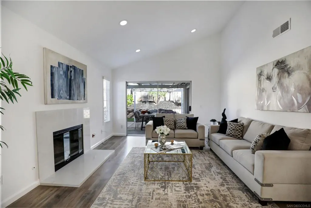 10366 Rancho Carmel Dr, San Diego, California 92128 home-pic-1