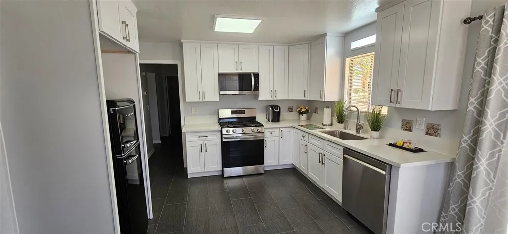 7708 Mariposa, Yucca Valley, California 92284 home-pic-10