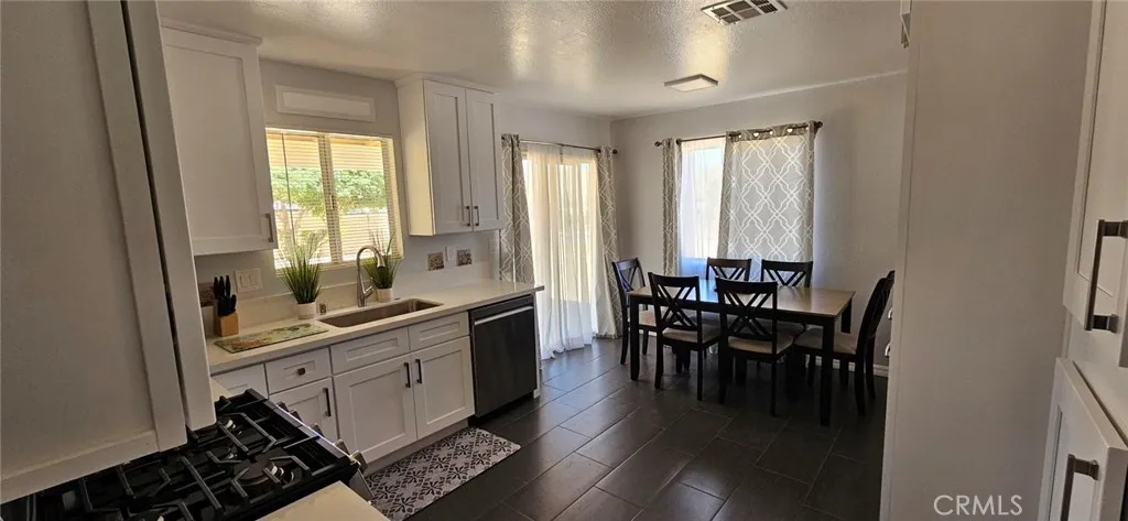 7708 Mariposa, Yucca Valley, California 92284 home-pic-11