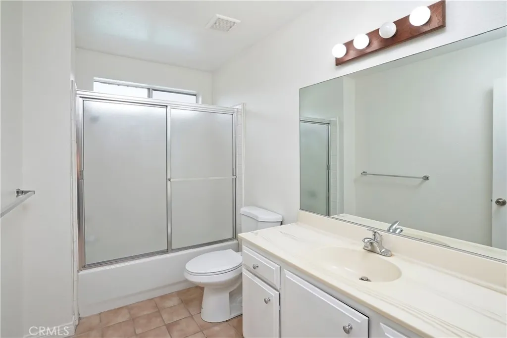 10330 Downey Avenue 35, Downey, California 90241 home-pic-24