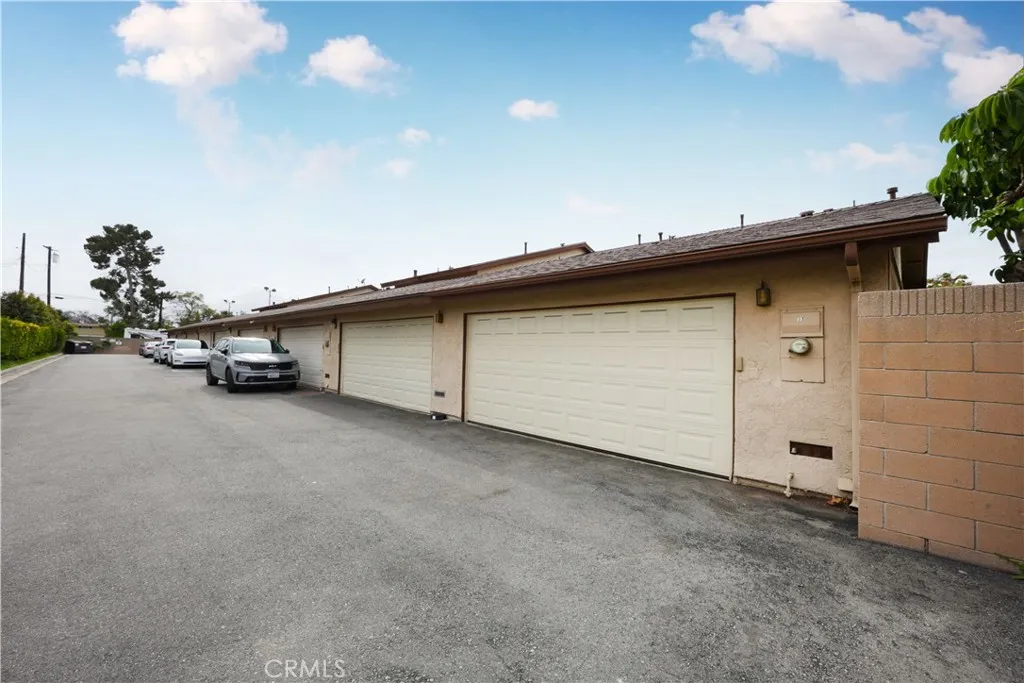 10330 Downey Avenue 35, Downey, California 90241 home-pic-33