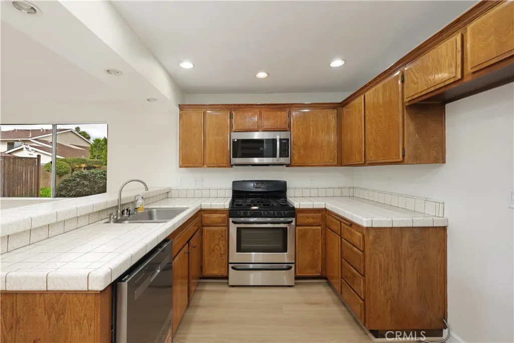 10330 Downey Avenue 35, Downey, California 90241 home-pic-12