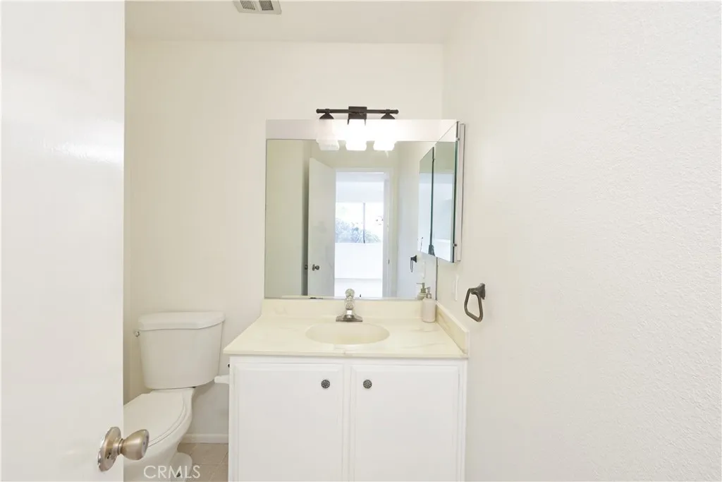 10330 Downey Avenue 35, Downey, California 90241 home-pic-17