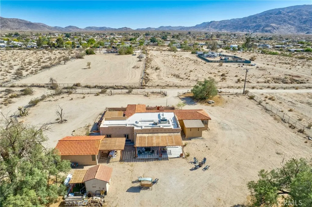 74784 Foothill Drive, 29 Palms, California 92277 home-pic-66