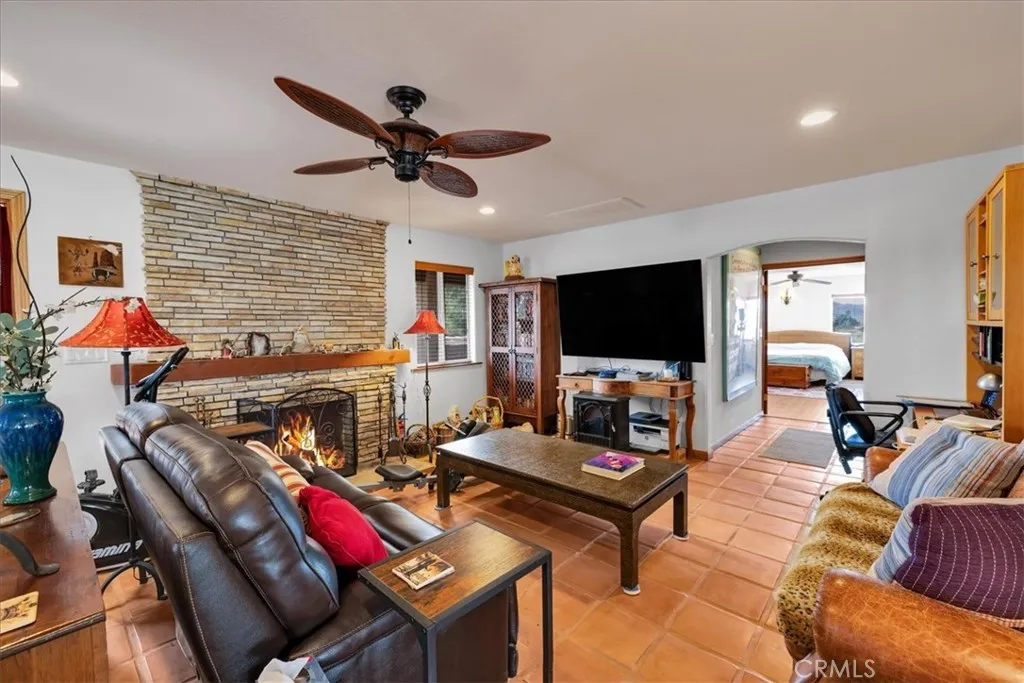 74784 Foothill Drive, 29 Palms, California 92277 home-pic-6