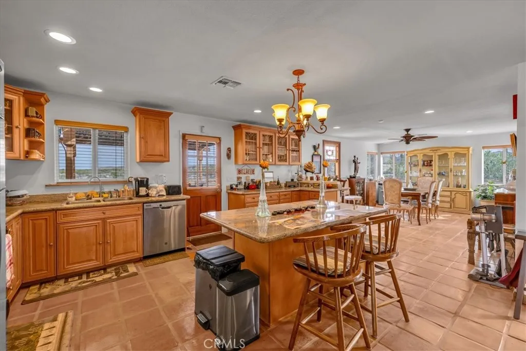 74784 Foothill Drive, 29 Palms, California 92277 home-pic-9