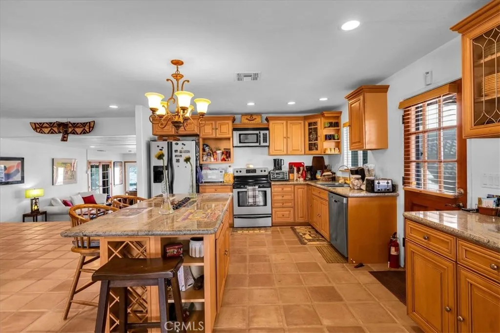 74784 Foothill Drive, 29 Palms, California 92277 home-pic-12
