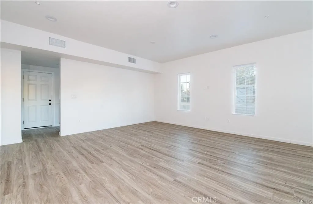 5526 E Los Angeles Avenue 2, Simi Valley, California 93063 home-pic-8