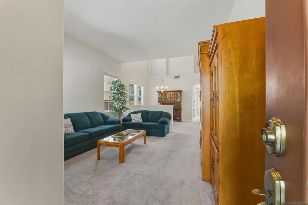 2466 Falcon Valley, Chula Vista, California 91914 home-pic-4