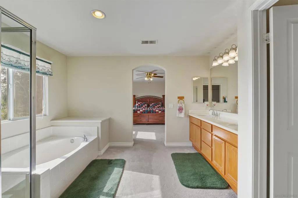2466 Falcon Valley, Chula Vista, California 91914 home-pic-23