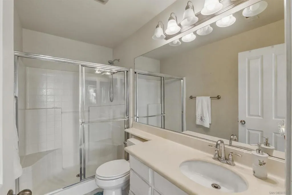 2466 Falcon Valley, Chula Vista, California 91914 home-pic-13