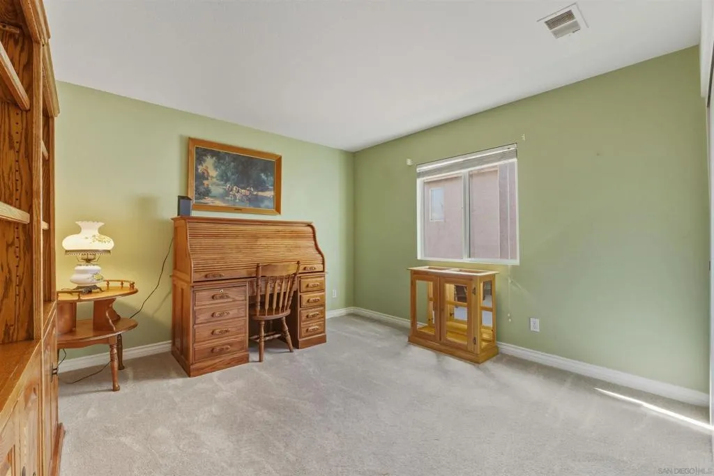 2466 Falcon Valley, Chula Vista, California 91914 home-pic-16