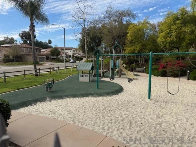 2466 Falcon Valley, Chula Vista, California 91914 home-pic-28