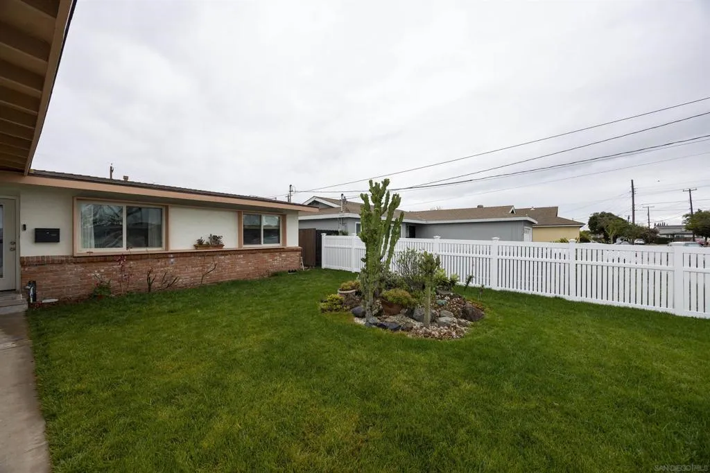 4413 Mount Henry Avenue, San Diego, California 92117 home-pic-4