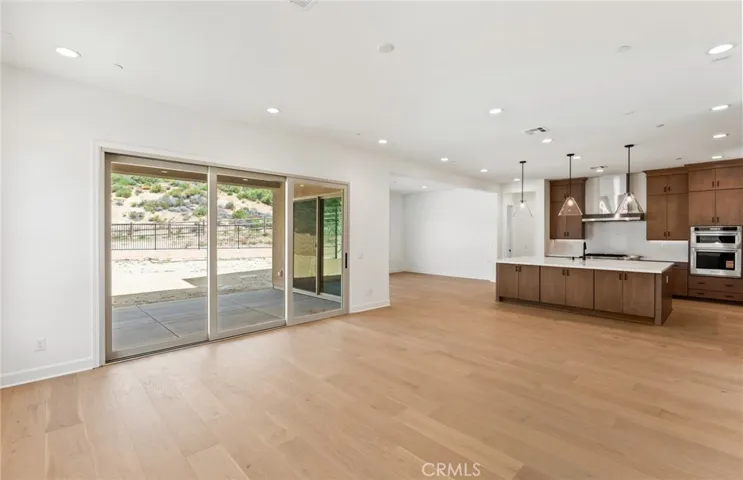 11838 Canoga Avenue, Chatsworth, California 91311