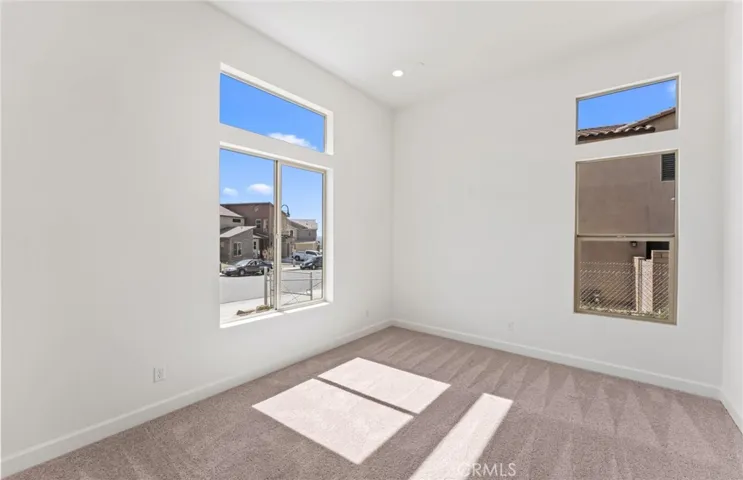 11838 Canoga Avenue, Chatsworth, California 91311