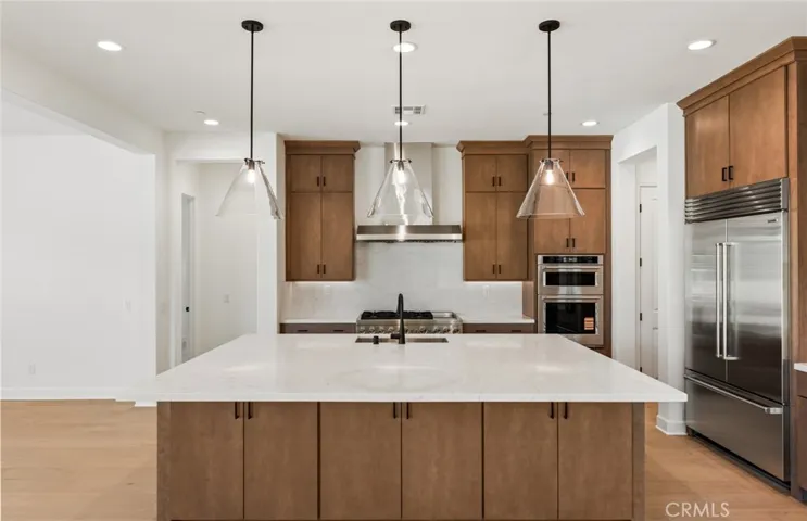 11838 Canoga Avenue, Chatsworth, California 91311