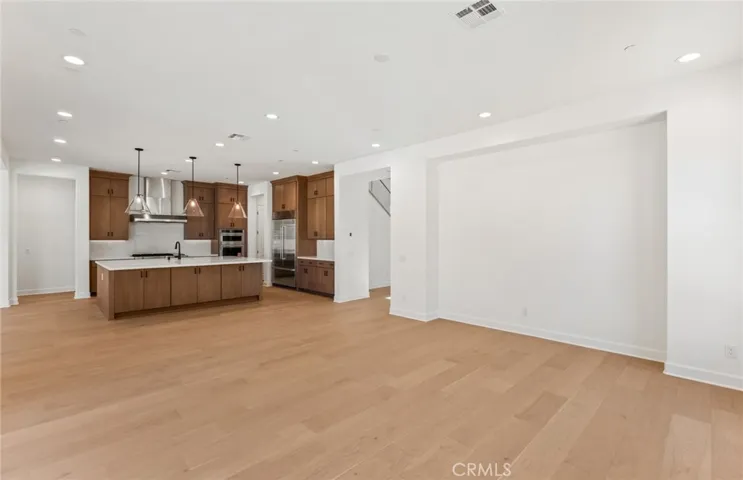 11838 Canoga Avenue, Chatsworth, California 91311