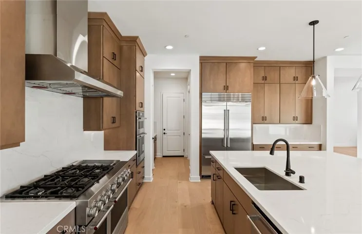 11838 Canoga Avenue, Chatsworth, California 91311