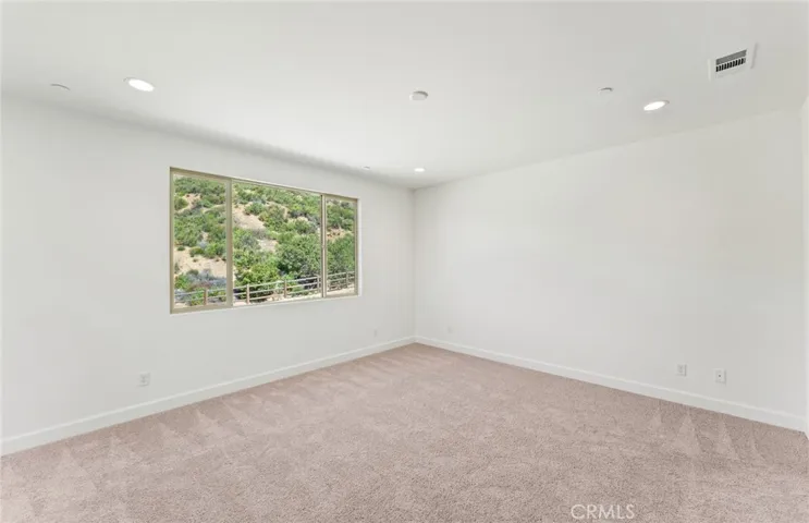 11838 Canoga Avenue, Chatsworth, California 91311