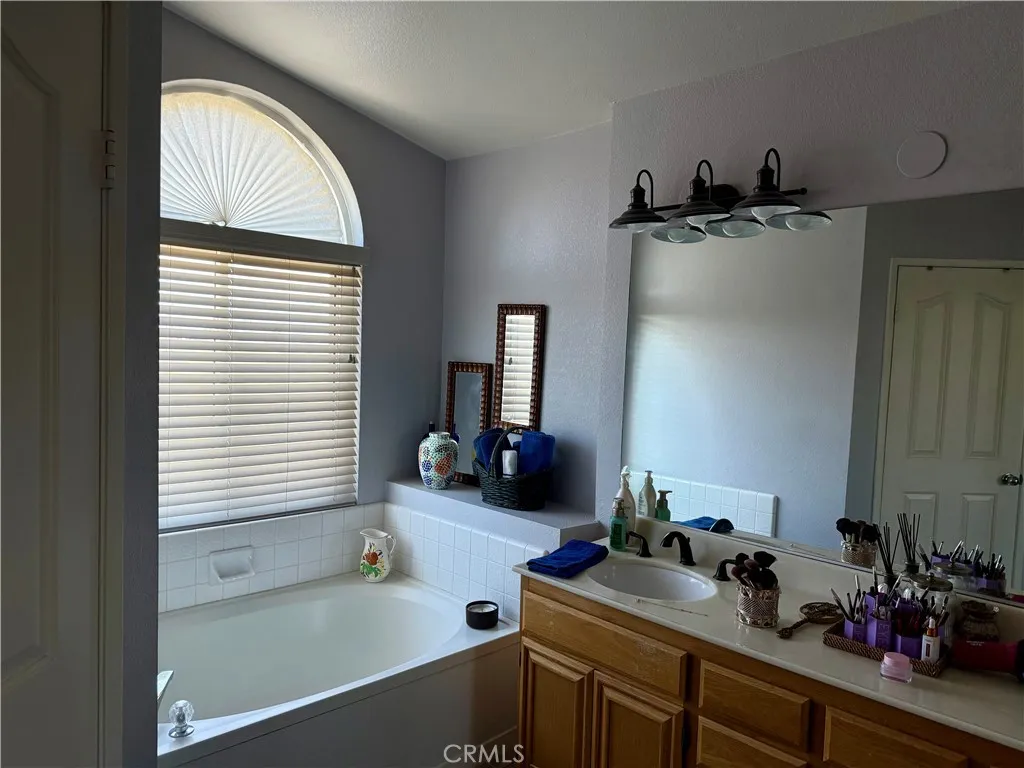 12225 San Dimas Street, Victorville, California 92392 home-pic-18