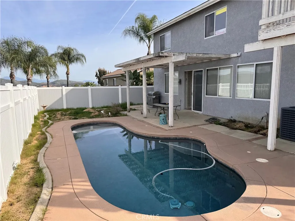 13698 Buckskin Trail Drive, Corona, California 92883 home-pic-3