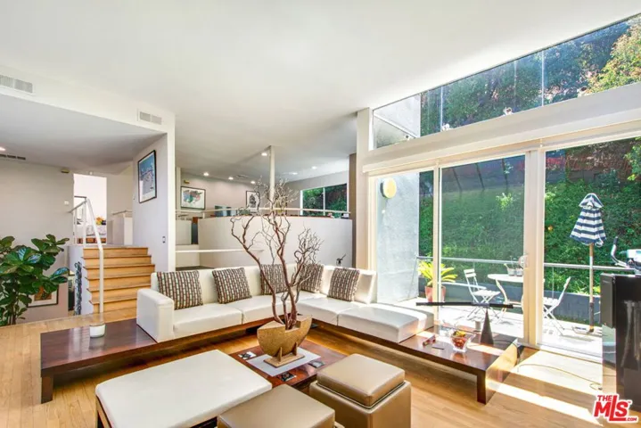 Sliding doors leading out to p