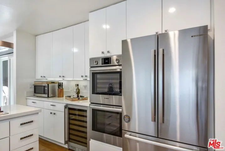 BOSCH appliances and wine refr