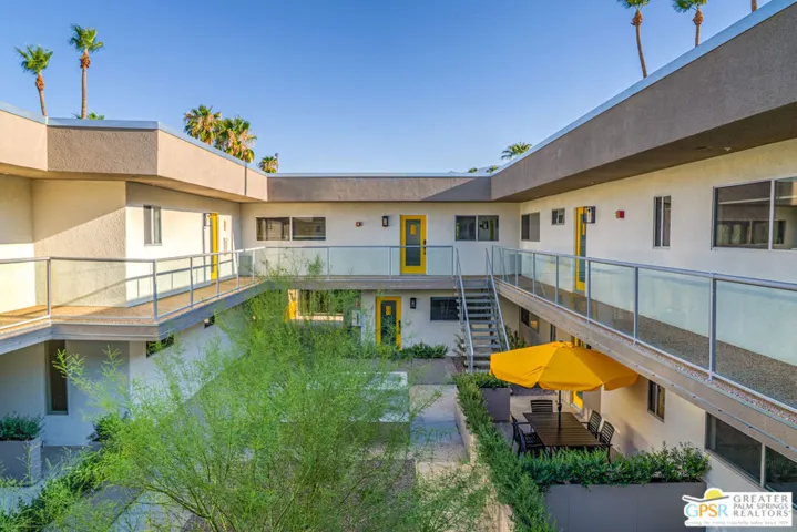 Courtyard - Querencia Palms