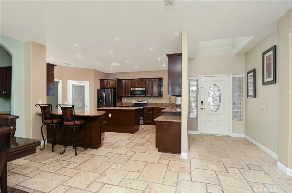 30938 Emperor, Canyon Lake, California 92587 home-pic-5