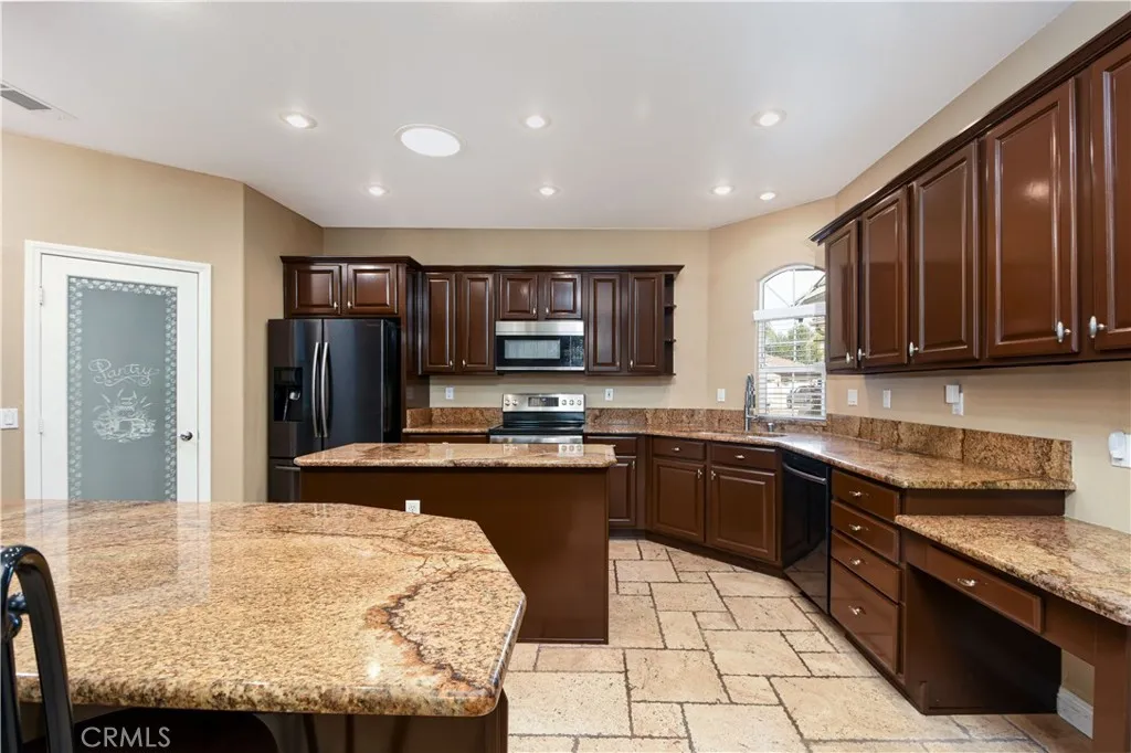 30938 Emperor, Canyon Lake, California 92587 home-pic-6