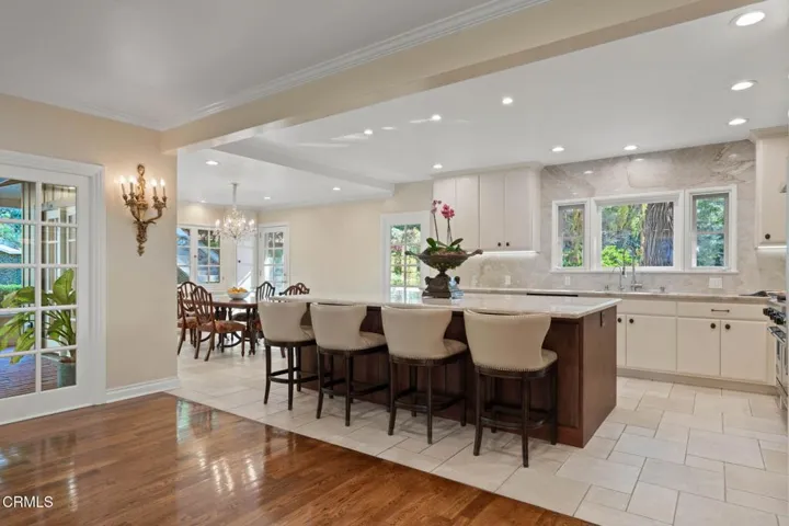 8-11-web-or-mls-1010-stoneridge-dr