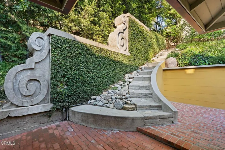 42-61-web-or-mls-1010-stoneridge-dr