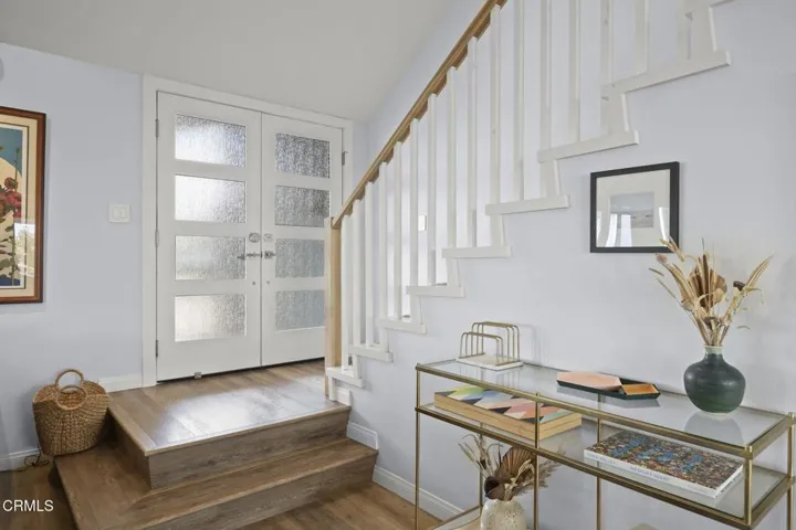 27-web-or-mls-UpmarketMedia_642Sky-165