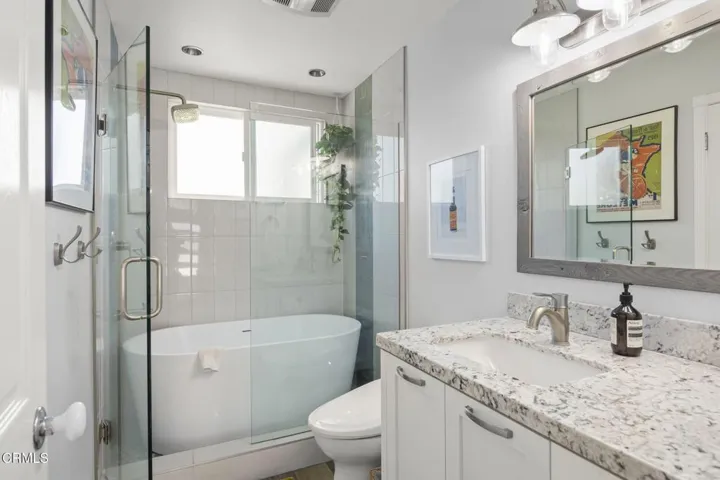 59-web-or-mls-UpmarketMedia_642Sky-180